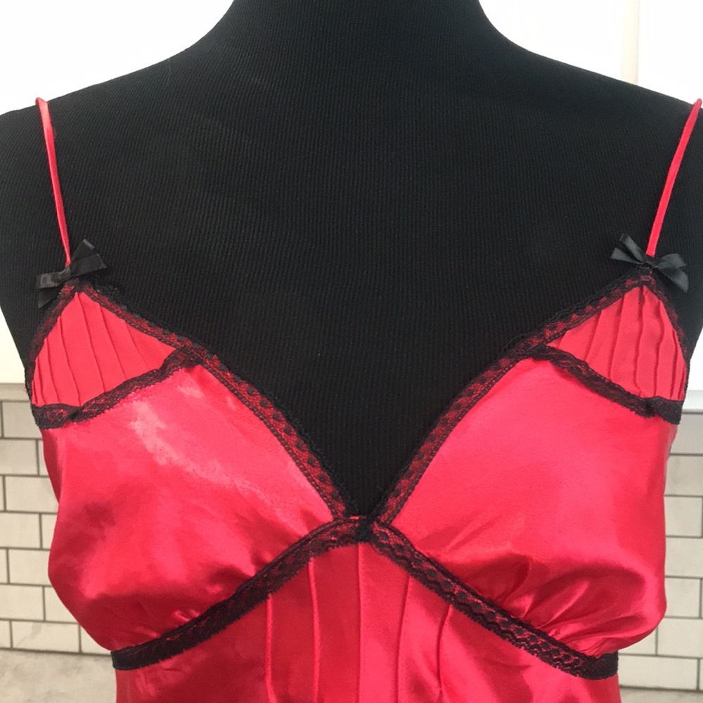 Vintage Lingerie Gown Womens Medium Red Satin Chemise Lace Romantic Silky - Picture 2 of 8